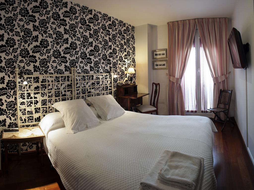 Ch Hostal Victoria Cuenca  Zewnętrze zdjęcie