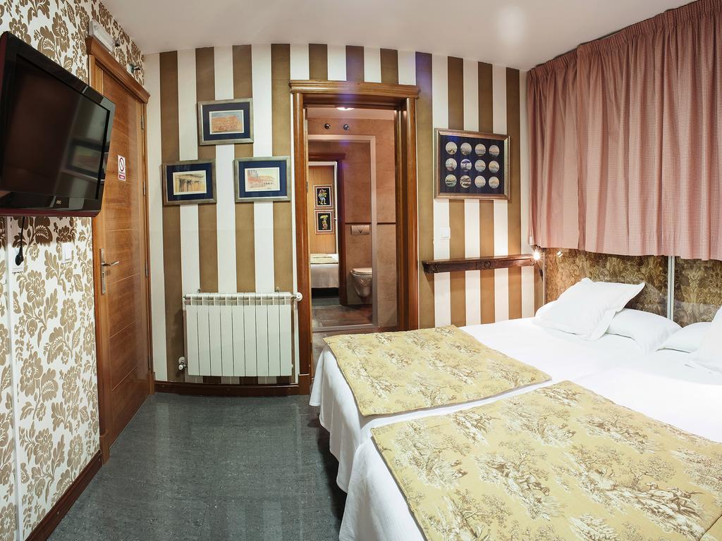 Ch Hostal Victoria Cuenca  Zewnętrze zdjęcie