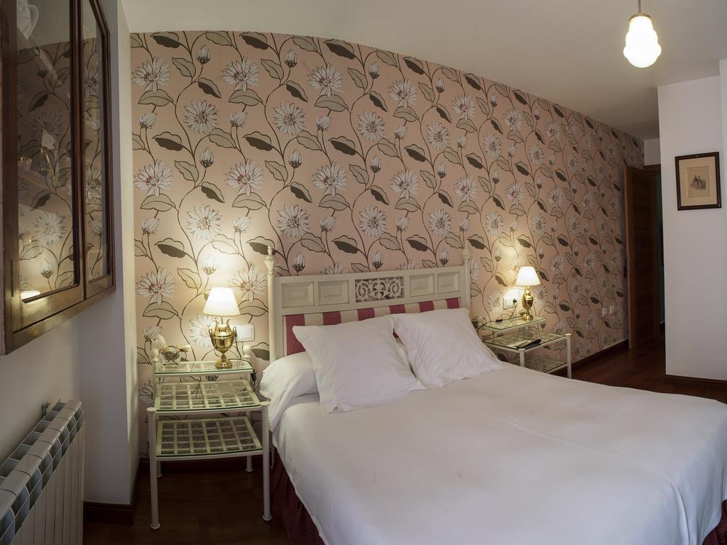 Ch Hostal Victoria Cuenca  Zewnętrze zdjęcie